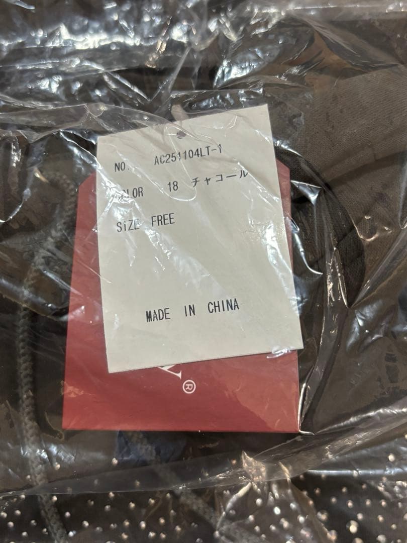 amlycityラインストーンロゴフーディー