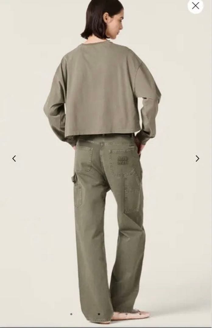 新品タグ付き MIUMIUカーゴパンツ 36値下げ不可