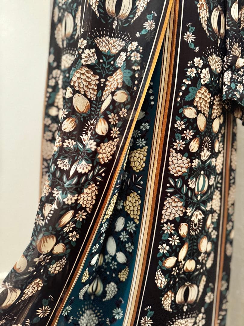 グレースコンチネンタル　ハイネックボウタイプリントワンピース　サイズ36