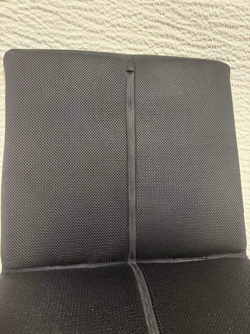 airweave ブラック背もたれクッション。