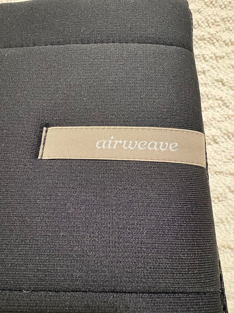 airweave ブラック背もたれクッション。