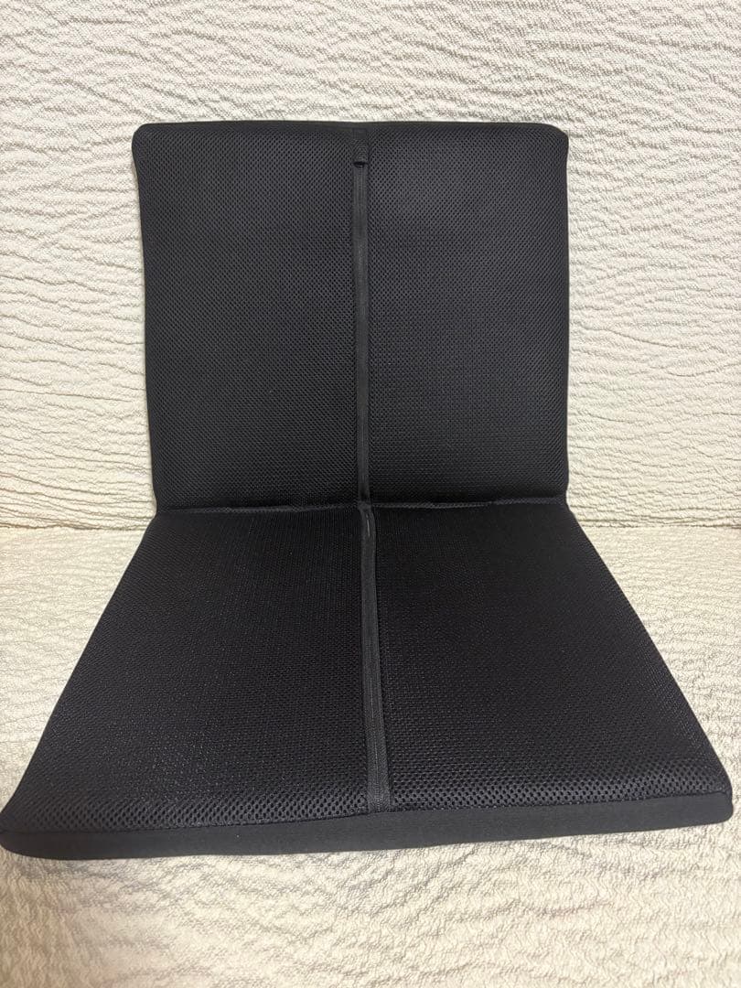 airweave ブラック背もたれクッション。