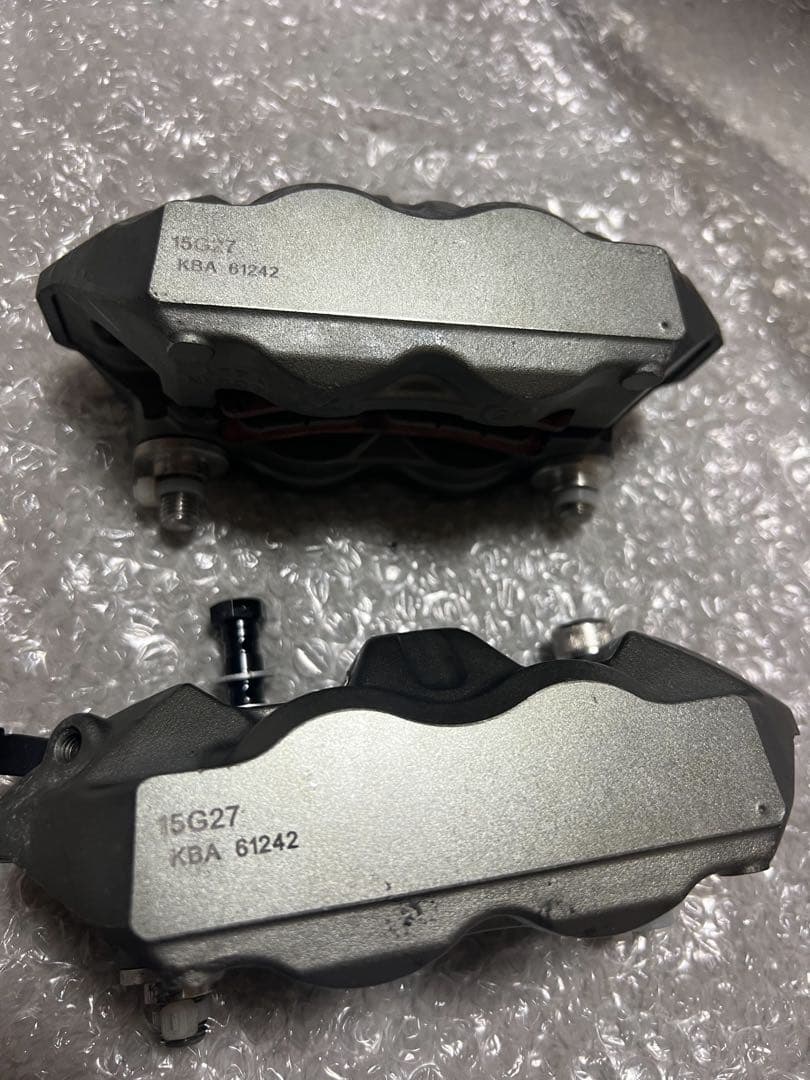 brembo フロントキャリパー