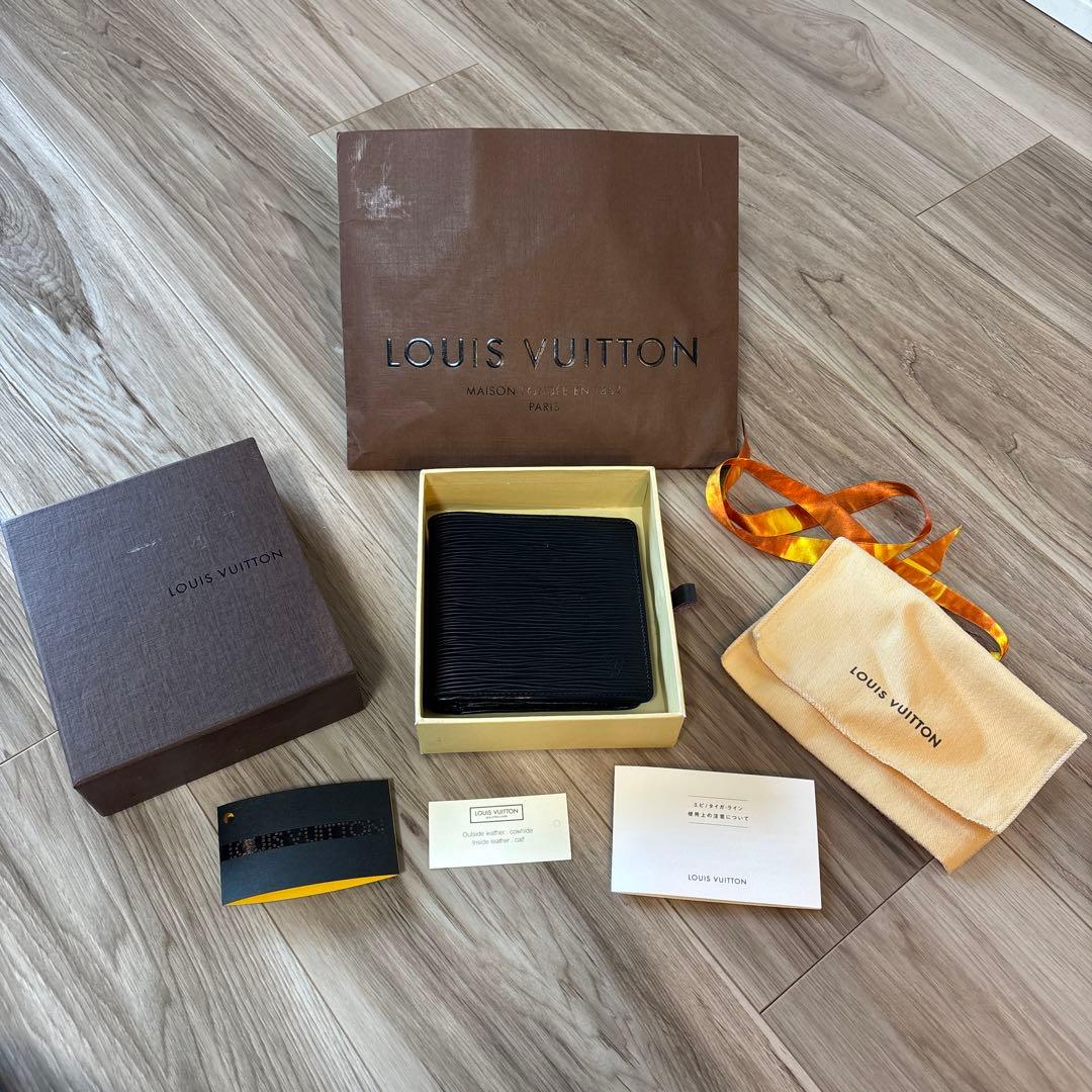 美品　エピ　 LOUIS VUITTON ブラック 二つ折り財布