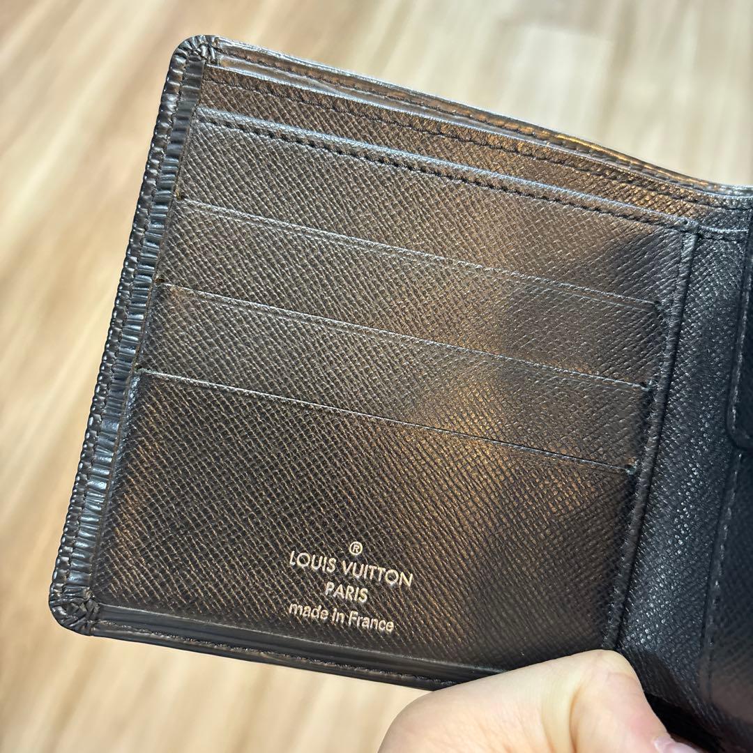 美品　エピ　 LOUIS VUITTON ブラック 二つ折り財布