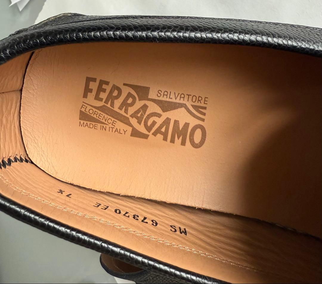 Ferragamo メンズ　ブラック ローファー 25cm