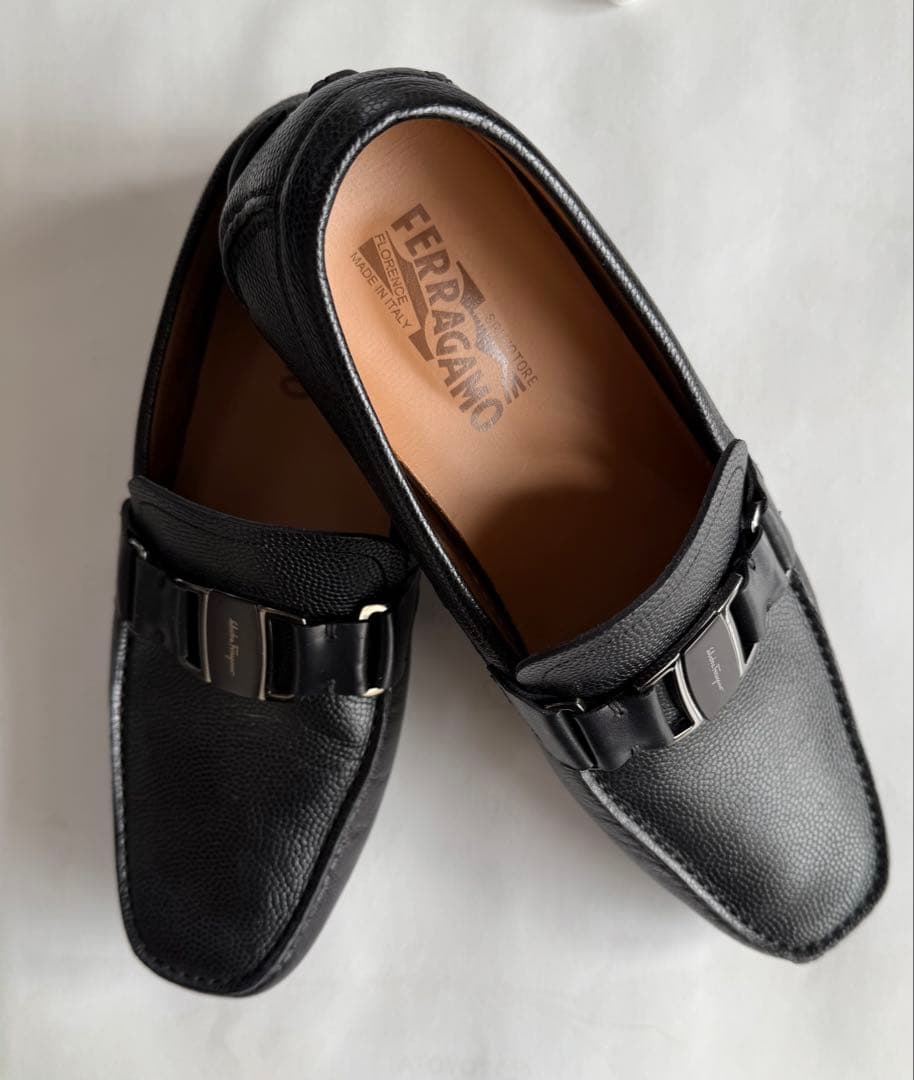 Ferragamo メンズ　ブラック ローファー 25cm