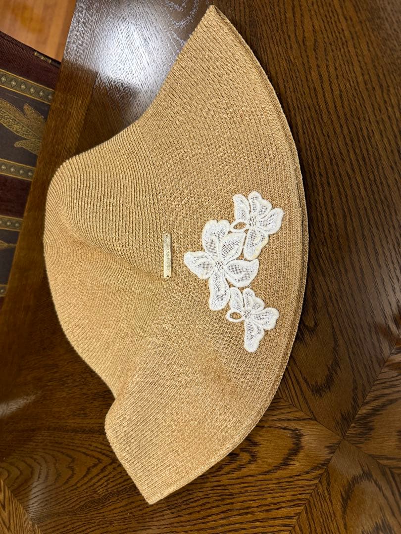 Athena New York（アシーナニューヨーク） フラワー刺繍の麦わら帽子