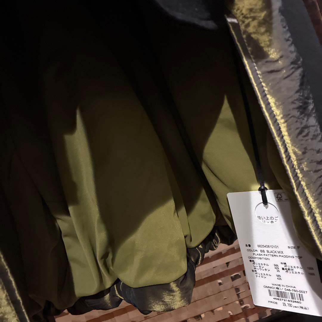 OMMO 新品　FLASK PATTERN PADDING TOP