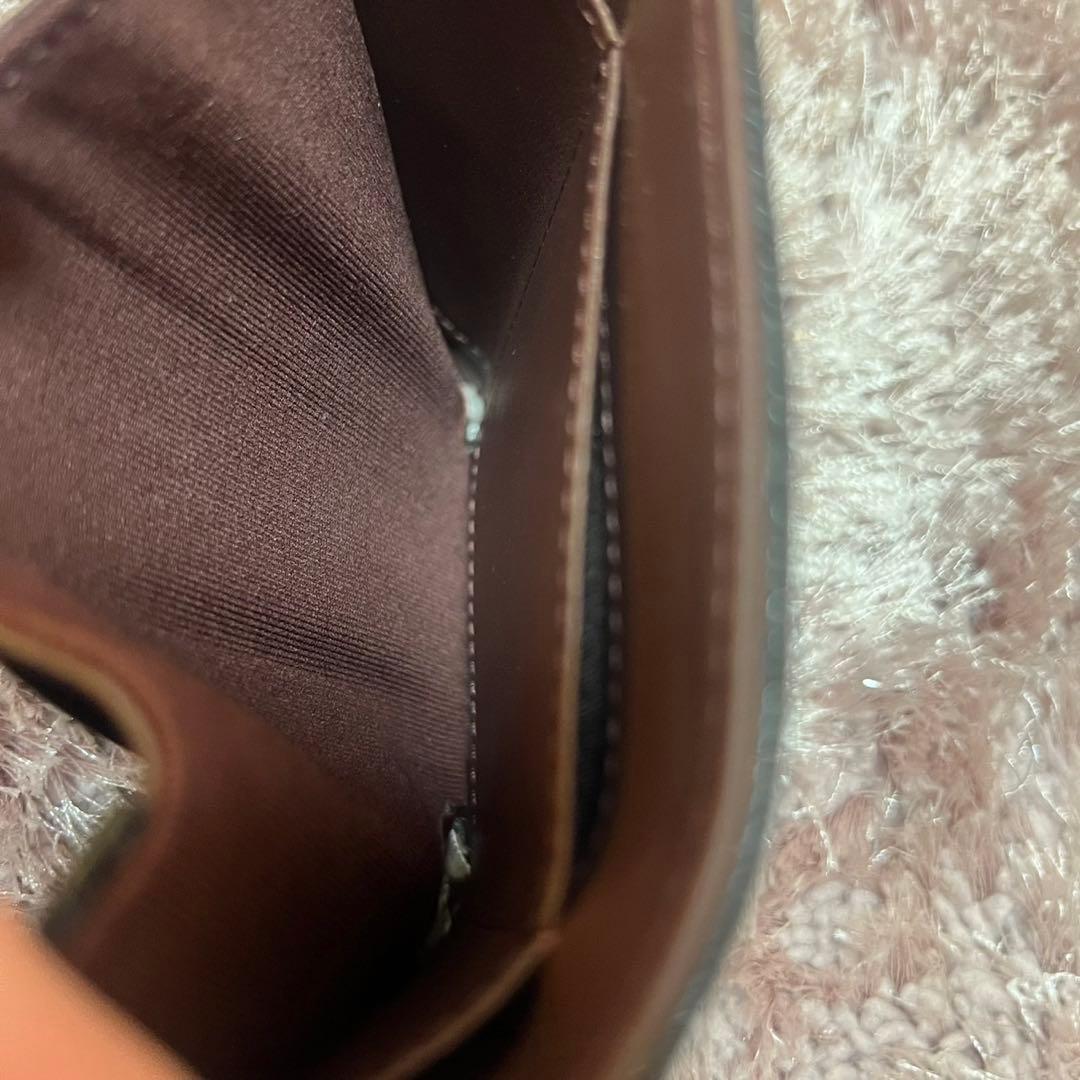 キャサリン　CHANEL ブラックレザー 三つ折り財布