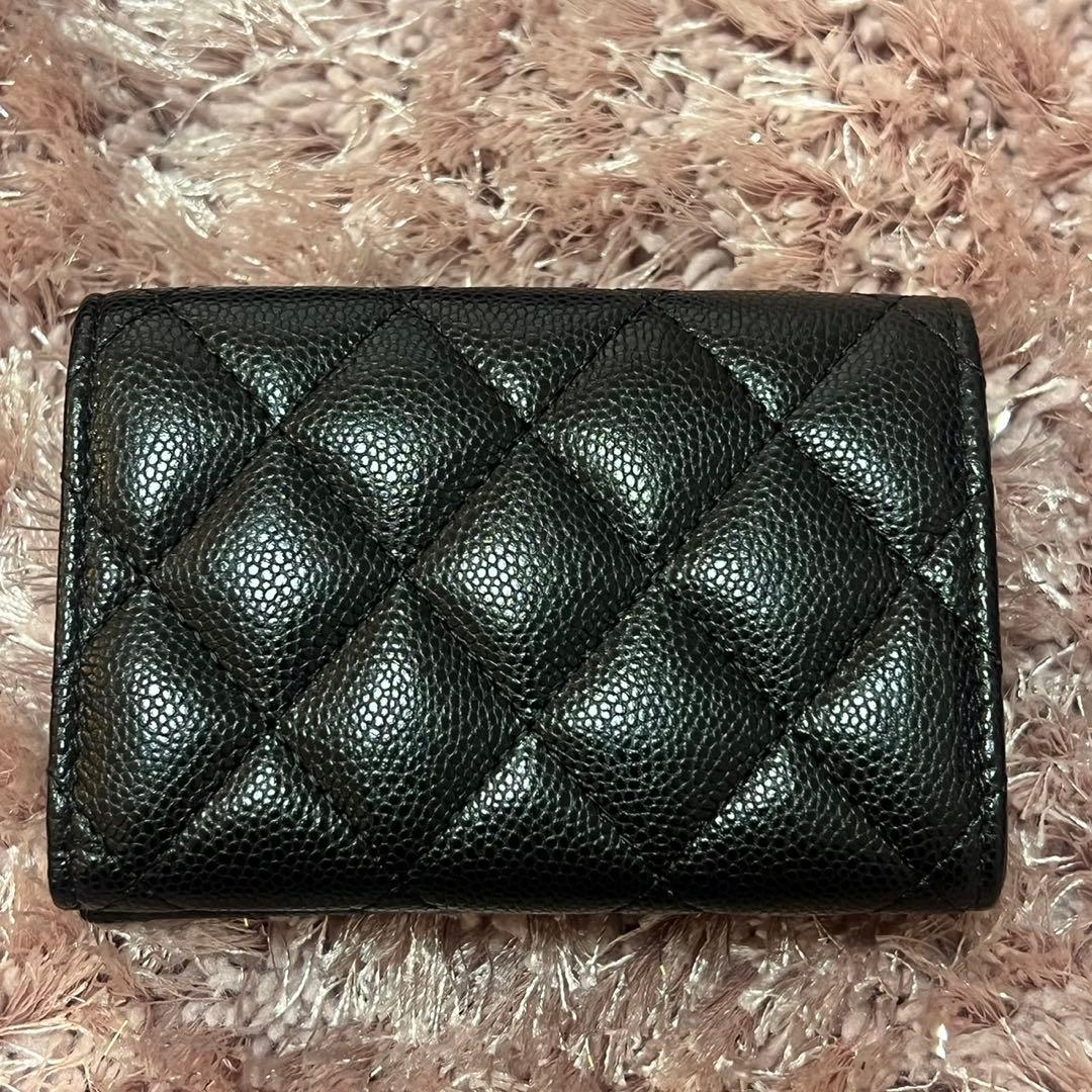 キャサリン　CHANEL ブラックレザー 三つ折り財布