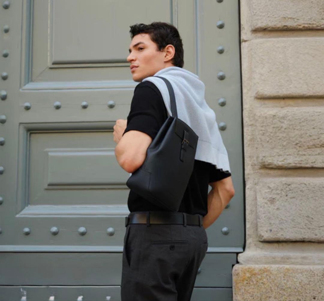 シモーネ ワンショルダーバッグ シュリンクレザー　ブラック　ボナベンチュラ