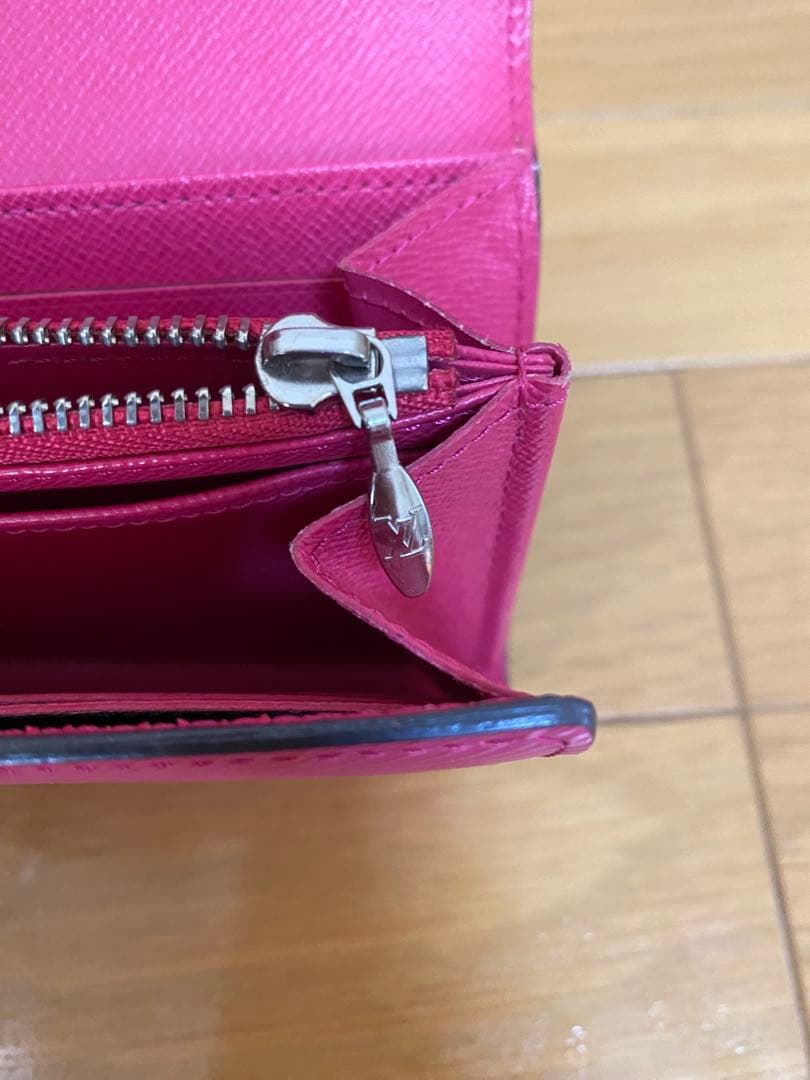 ノ*エ様 ルイヴィトン エピポルトフォイユ・ツイスト M62362 ホットピンク