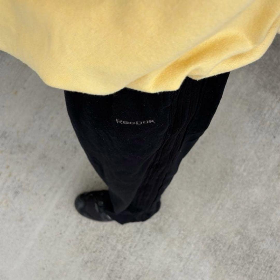 ish　Reebokパンツ＋mont-bellメッセンジャーバッグ