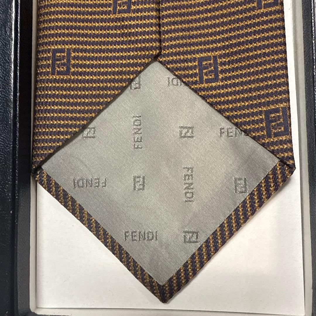 未使用タグ付　フェンディ　ネクタイ、ブルガリ　ネクタイ　二本