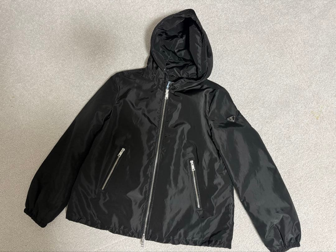 新品未使用PRADA36フード付きブラックナイロンジャケット