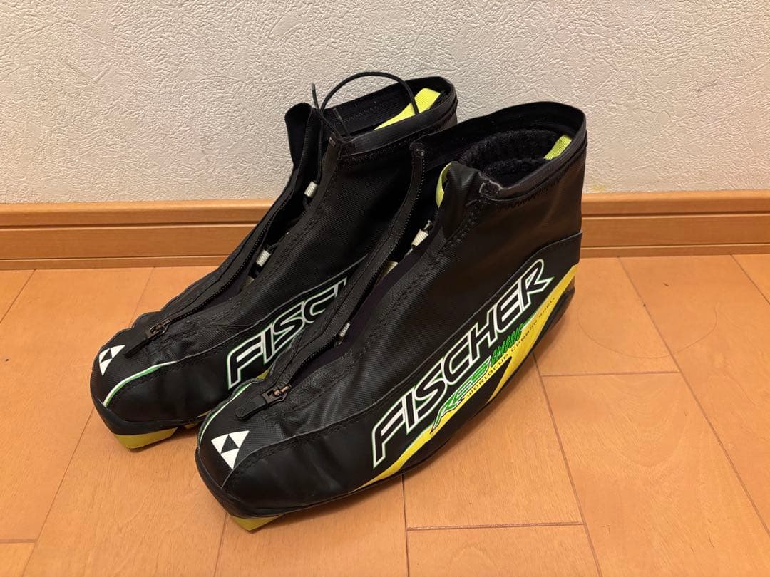 FISCHERフィッシャークロスカントリーブーツNNNRCS カーボンshell