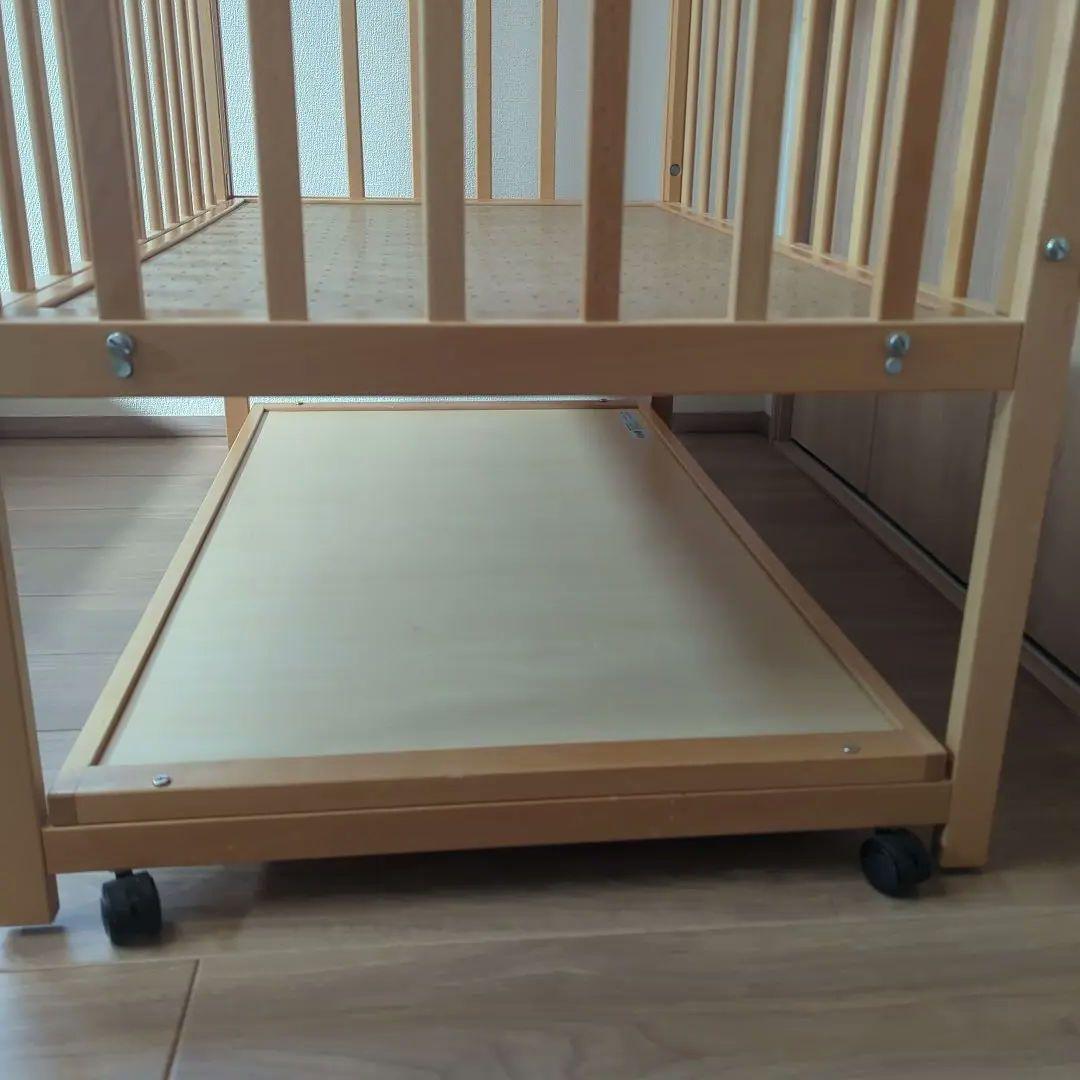 木製キャスター付きベビーベッド(YAMASAKI)＋ベットマット・防水シート