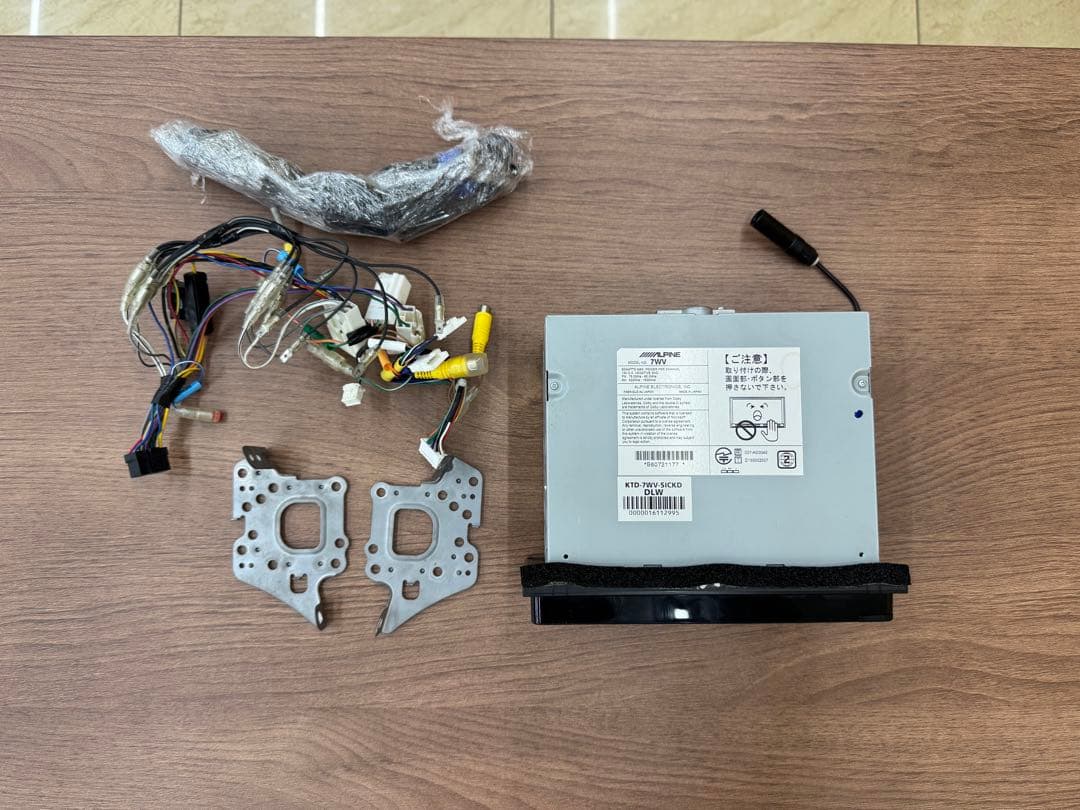 サト1122ALPINE ナビ 型式 7WV 【中古】