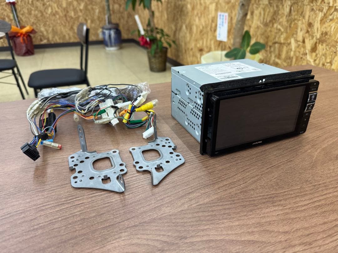 サト1122ALPINE ナビ 型式 7WV 【中古】