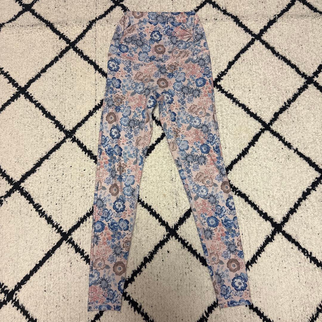 【上下セット美品】SUKALA エンブロイダリープリントブラトップレギンスセット