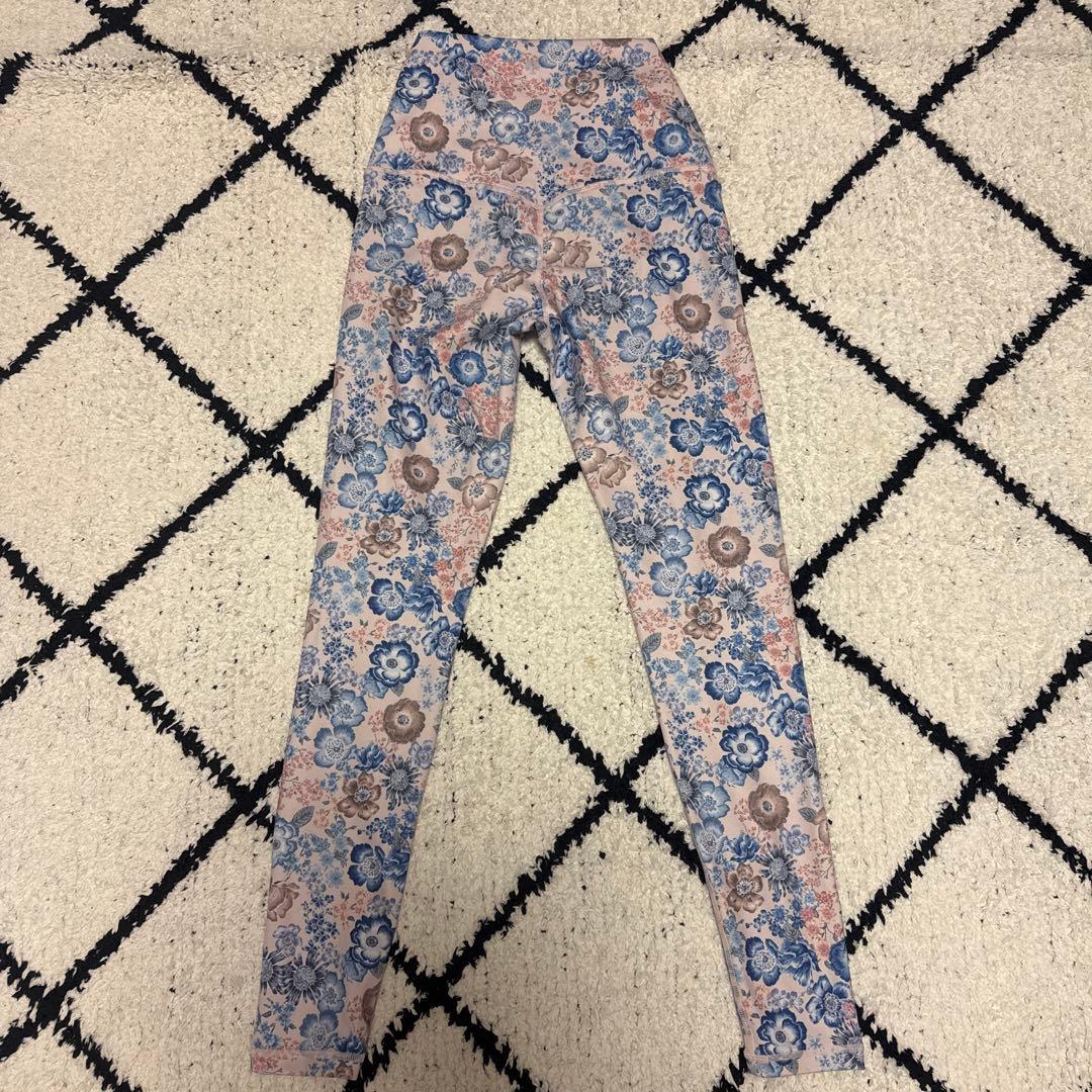 【上下セット美品】SUKALA エンブロイダリープリントブラトップレギンスセット