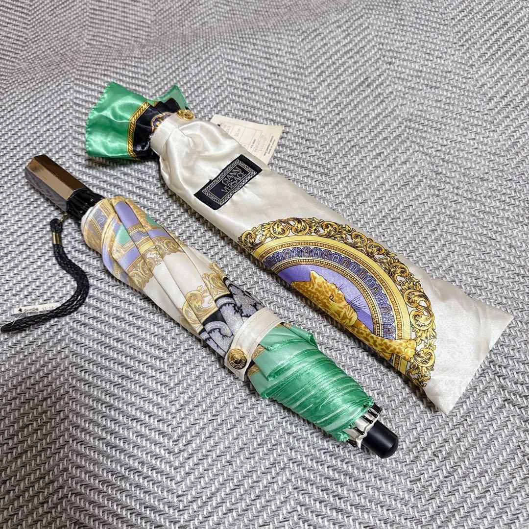 未使用　ジャンニベルサーチ 豹柄 折りたたみ傘 GIANNI VERSACE