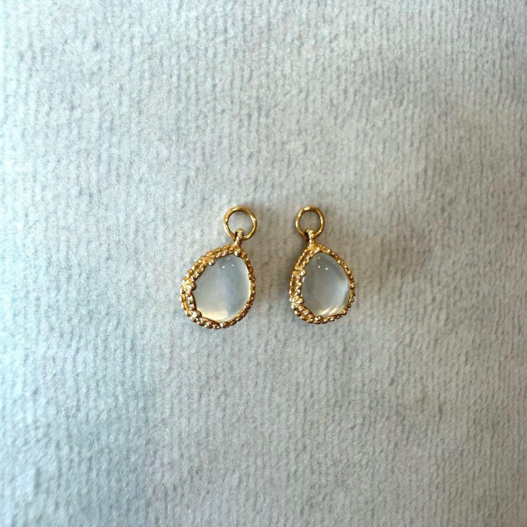 【未使用】agete K10 ピアスチャーム 白蝶貝 グレームーンストーン