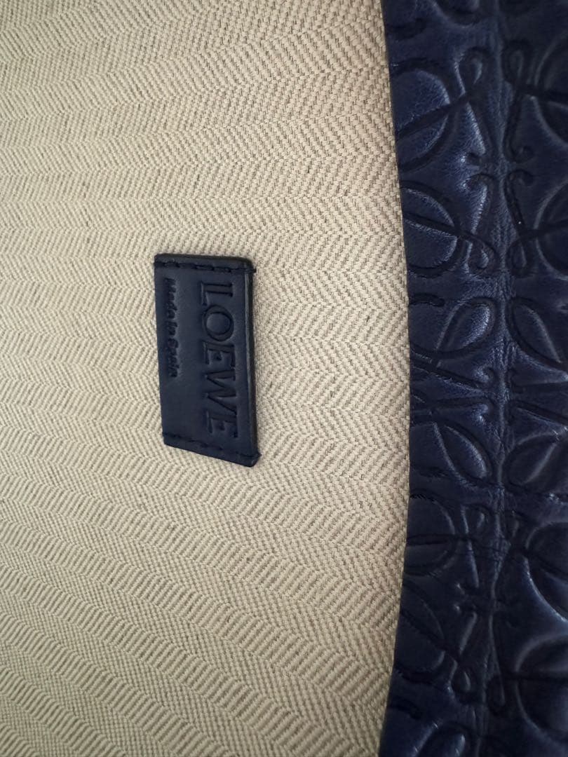 LOEWE リピート クラッチ ネイビー