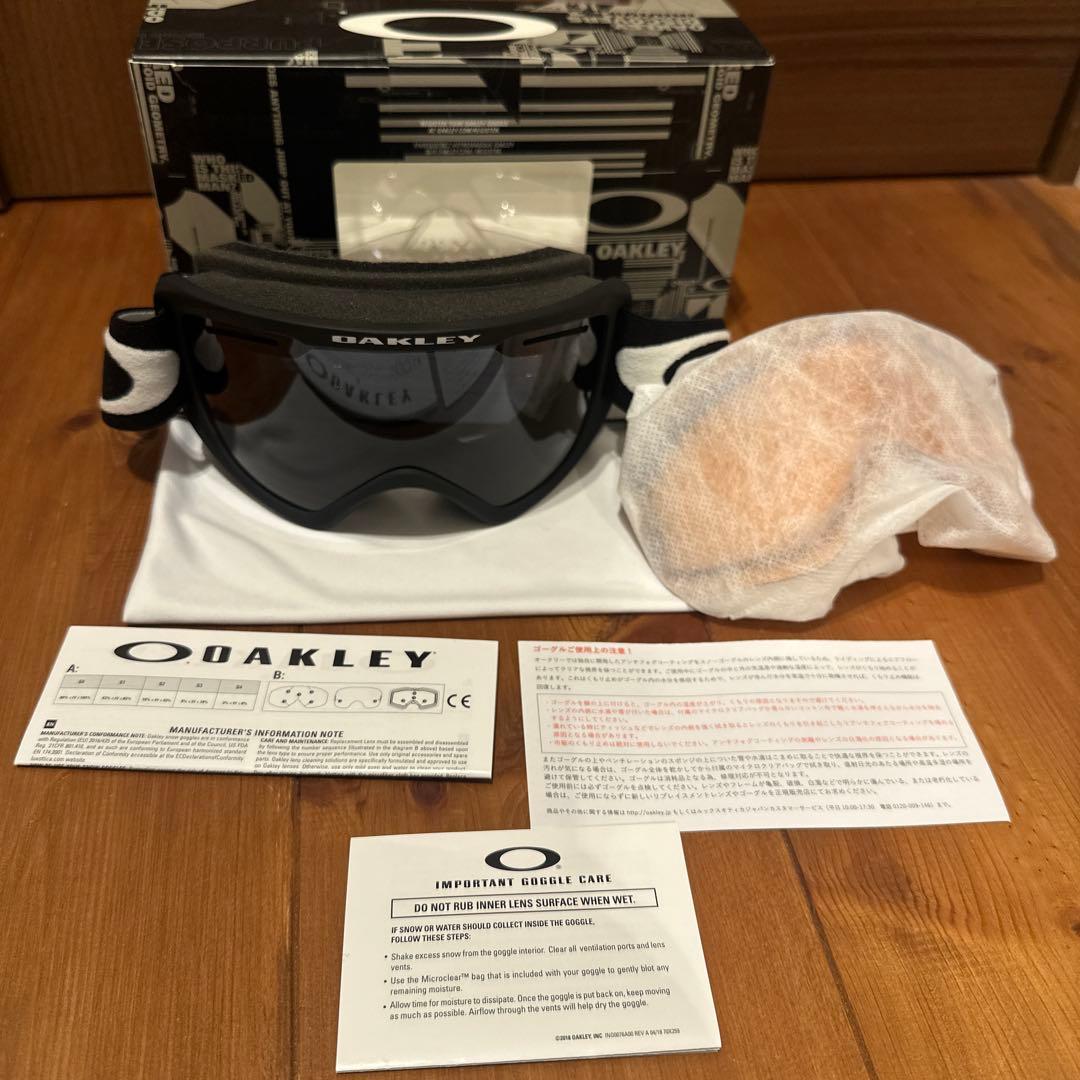 美品　OAKLEY オークリー ゴーグル
