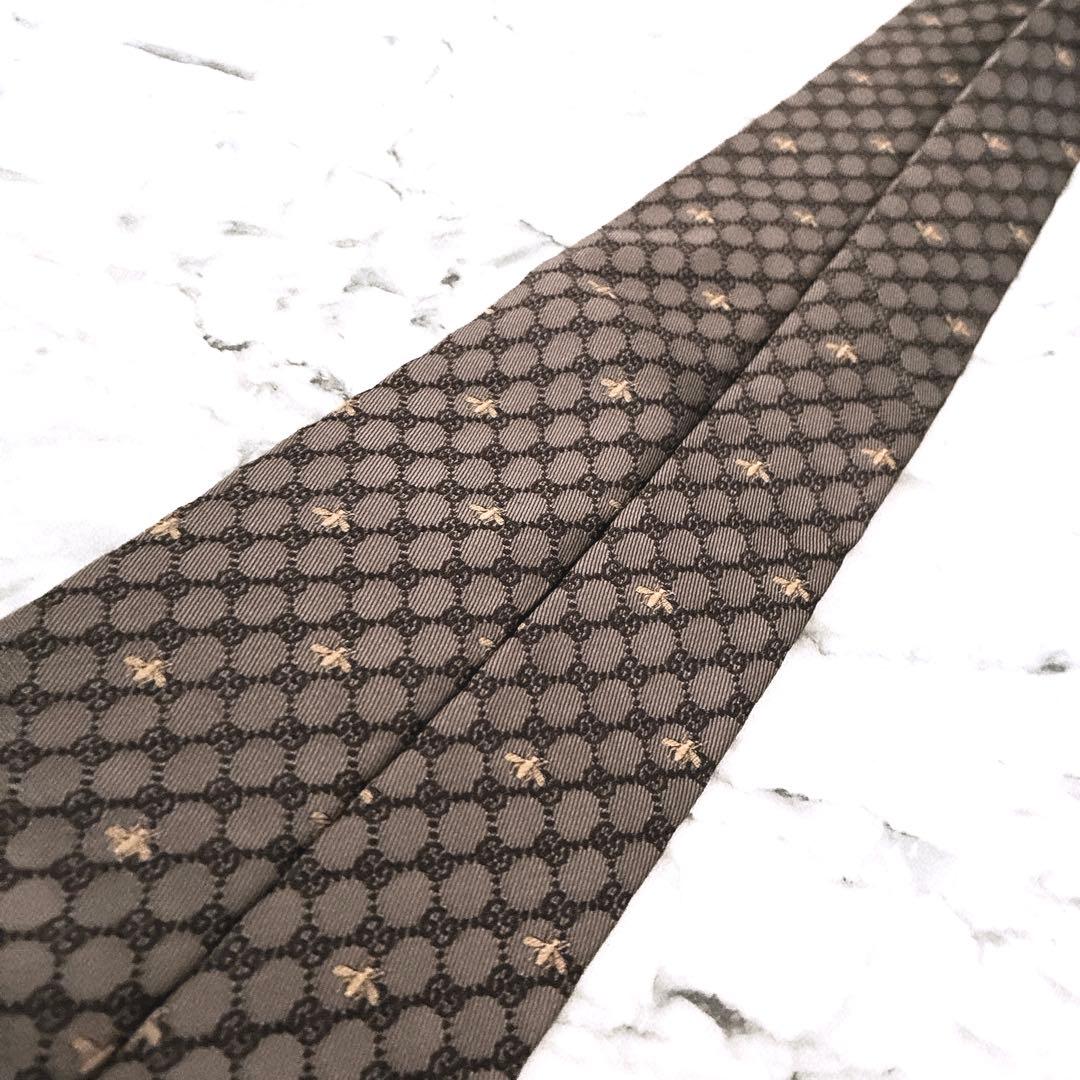 ✨未使用クラス✨GUCCI 現行　蜂刺繍　GG柄　ゴールド　ネクタイ