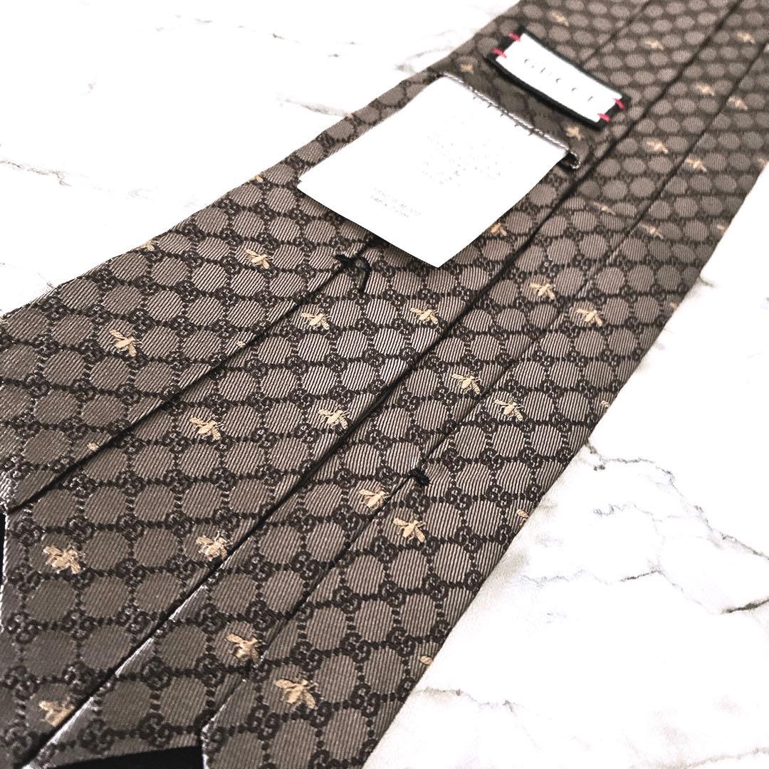 ✨未使用クラス✨GUCCI 現行　蜂刺繍　GG柄　ゴールド　ネクタイ