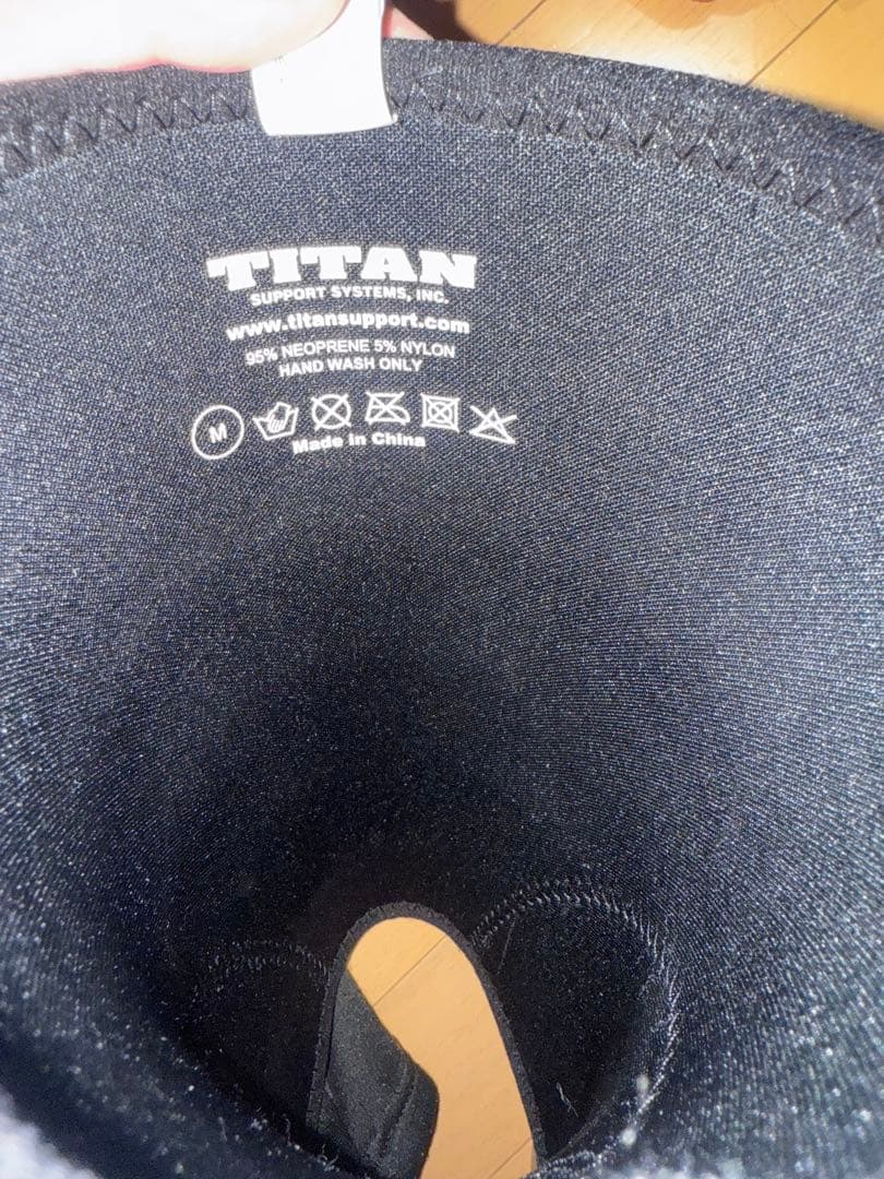 TITAN TKS ニースリーブ Mサイズ