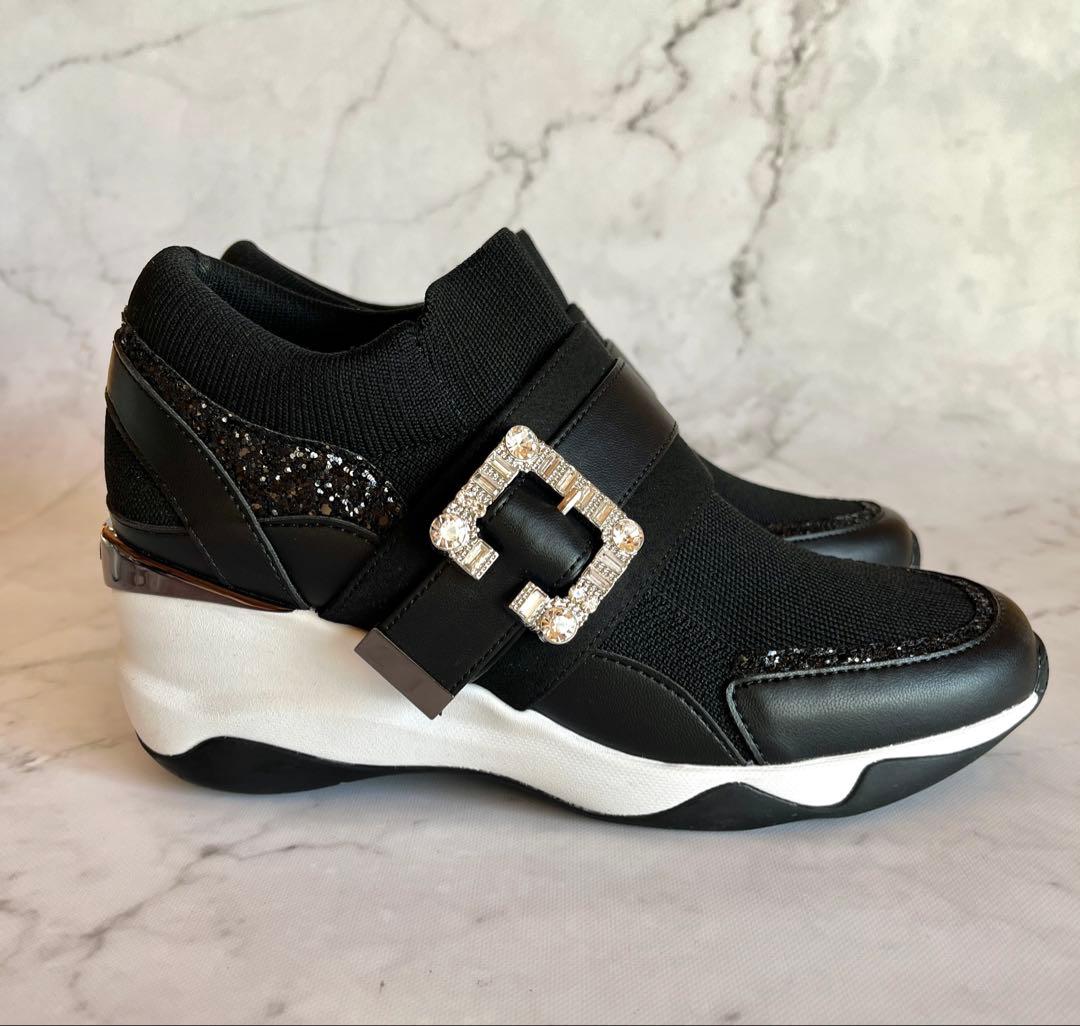 ティアラ☆ほぼ未使用☆+diana ビジュー ヒールアップスニーカー黒