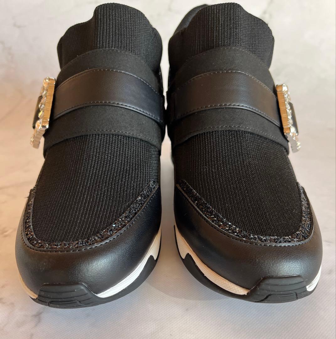 ティアラ☆ほぼ未使用☆+diana ビジュー ヒールアップスニーカー黒