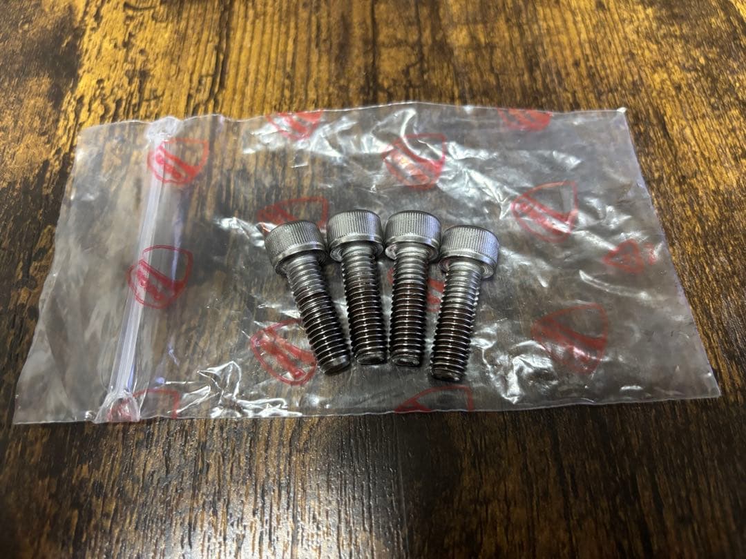 ストリートファイターV4 モトコルセ ユニバーサルマウントベース/ボックスナット