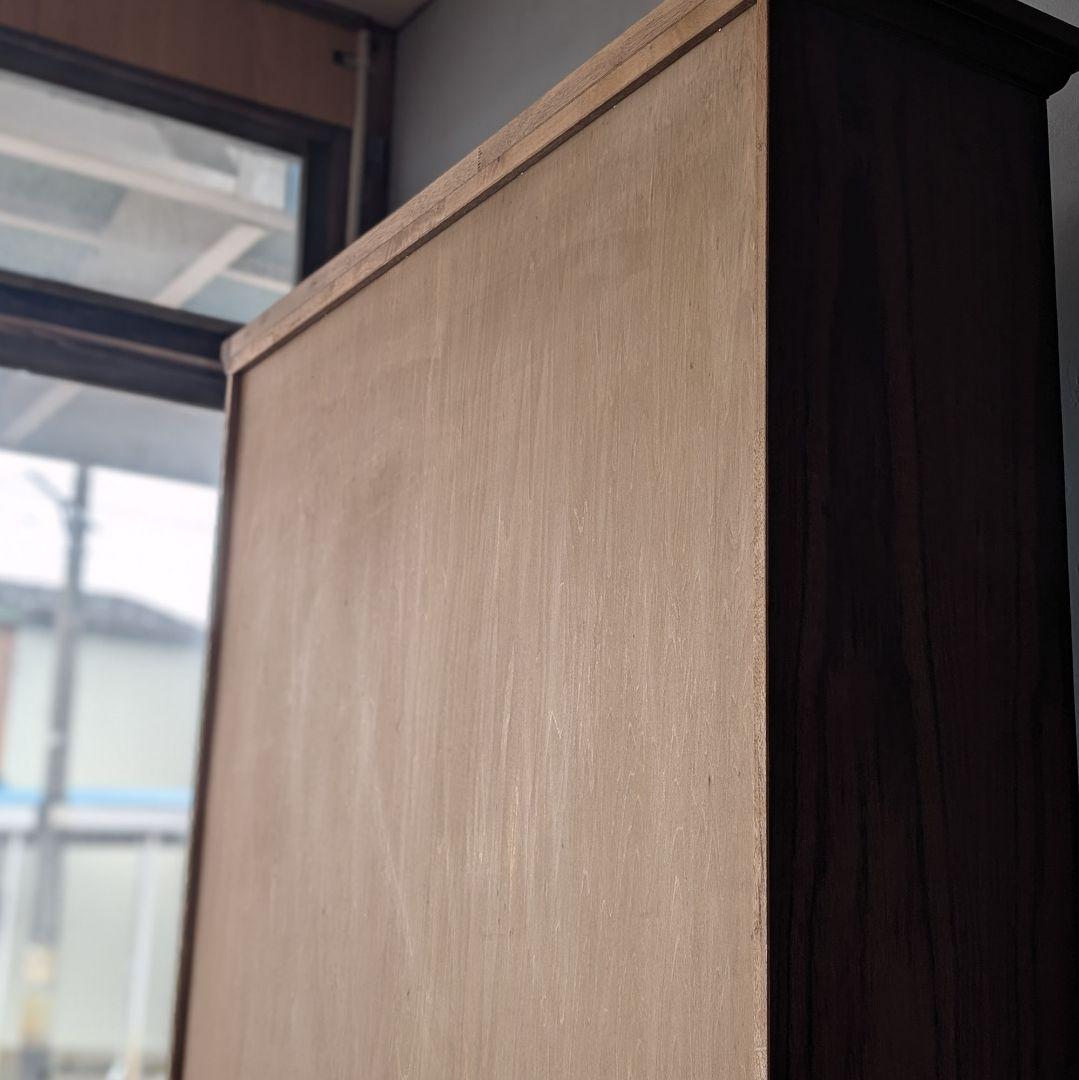 【古家具】カリモク家具 コロニアルシリーズのヴィンテージな食器棚　キッチンボード