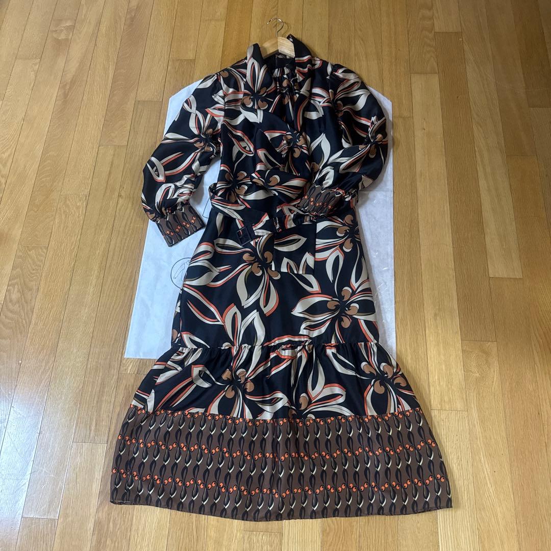 グレースコンチネンタル　レトロフラワープリントワンピース （ブラック）36