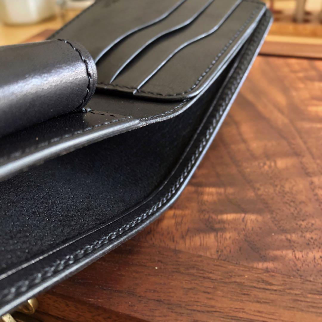 栃木ワイルドサドルブラック 二つ折り財布 総手縫い