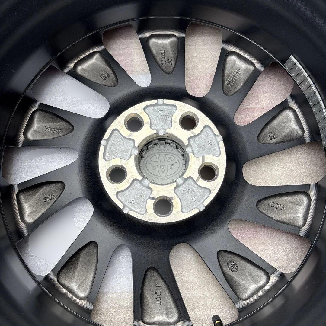 値下！［1/4本目］新車外しトヨタ新型ヴォクシーS-Zハイブリッドホイールタイヤ