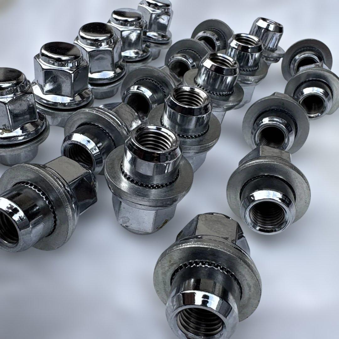 値下！［1/4本目］新車外しトヨタ新型ヴォクシーS-Zハイブリッドホイールタイヤ