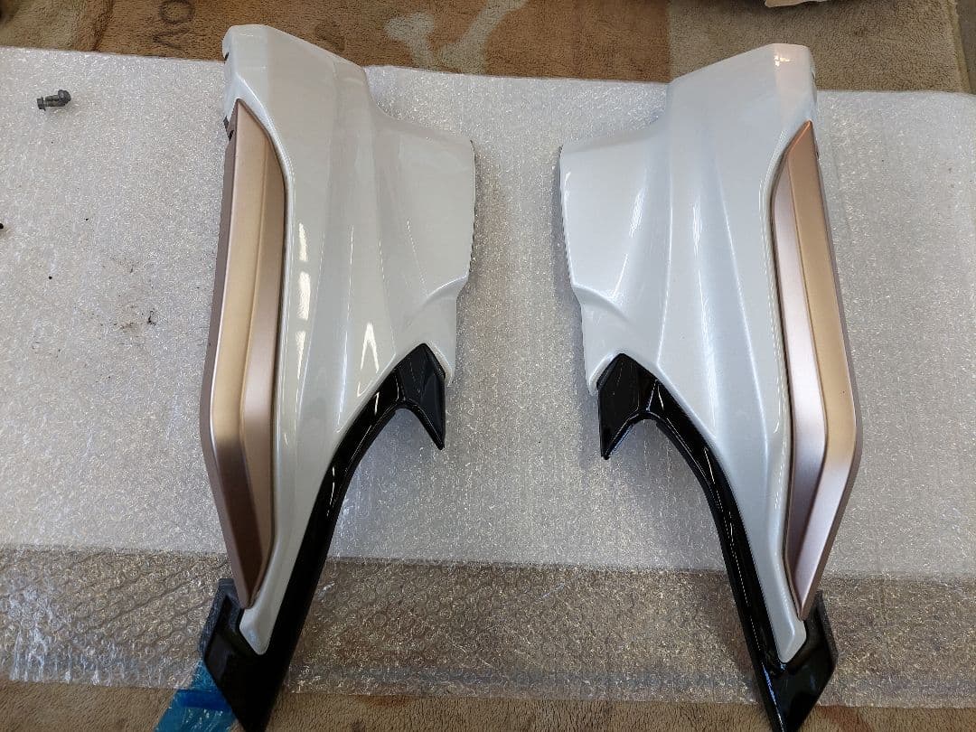 クラウンスポーツ　モデリスタ　リアスパッツ