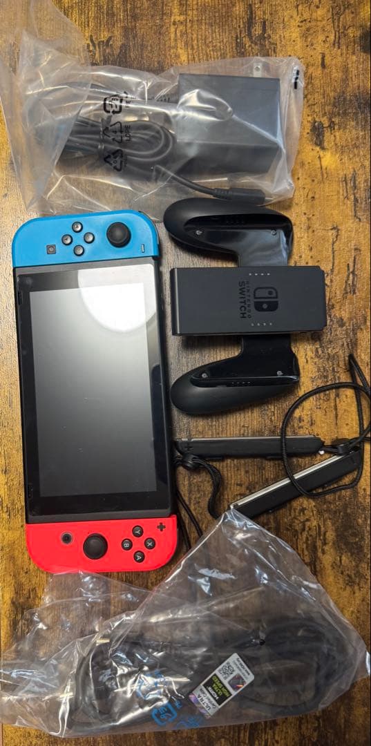 Nintendo Switch（2023） 本体、カセットケース、本体ケース付き