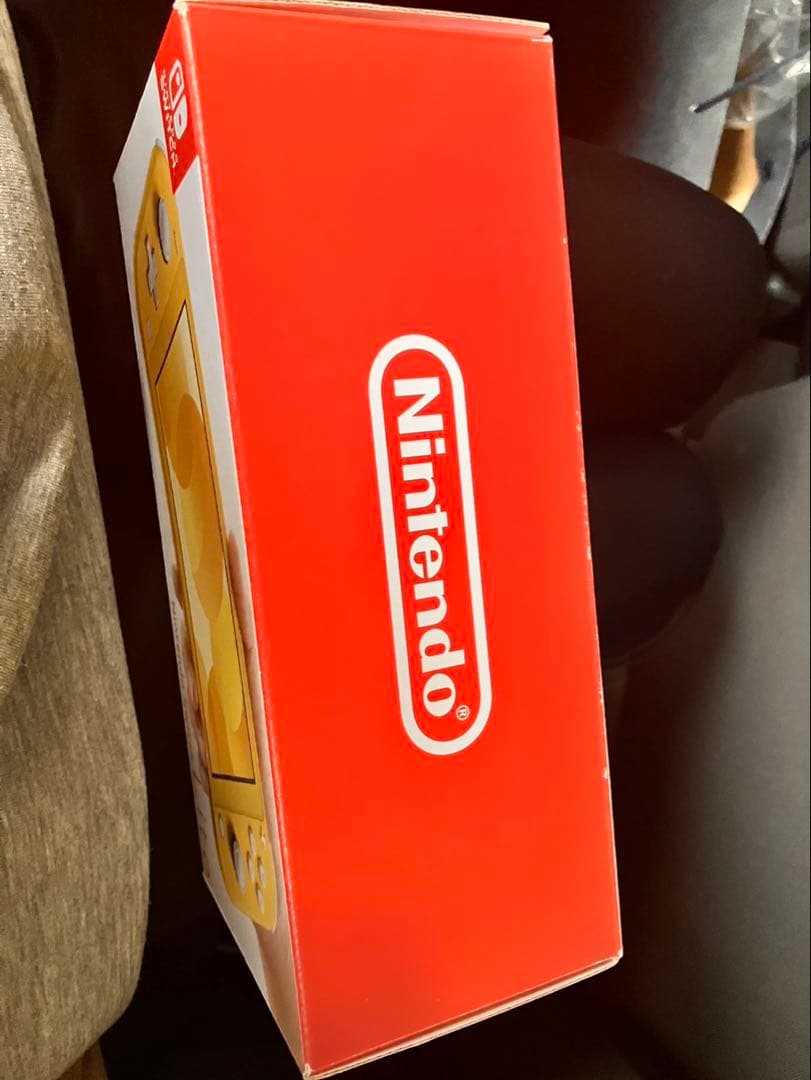 任天堂　Switchライト　ピンク　未使用品