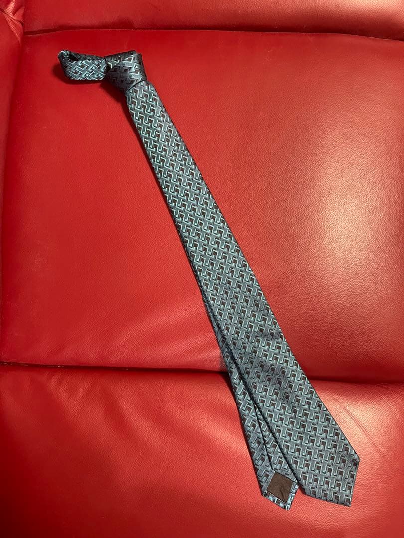 PRADA 幾何学模様 ネクタイ