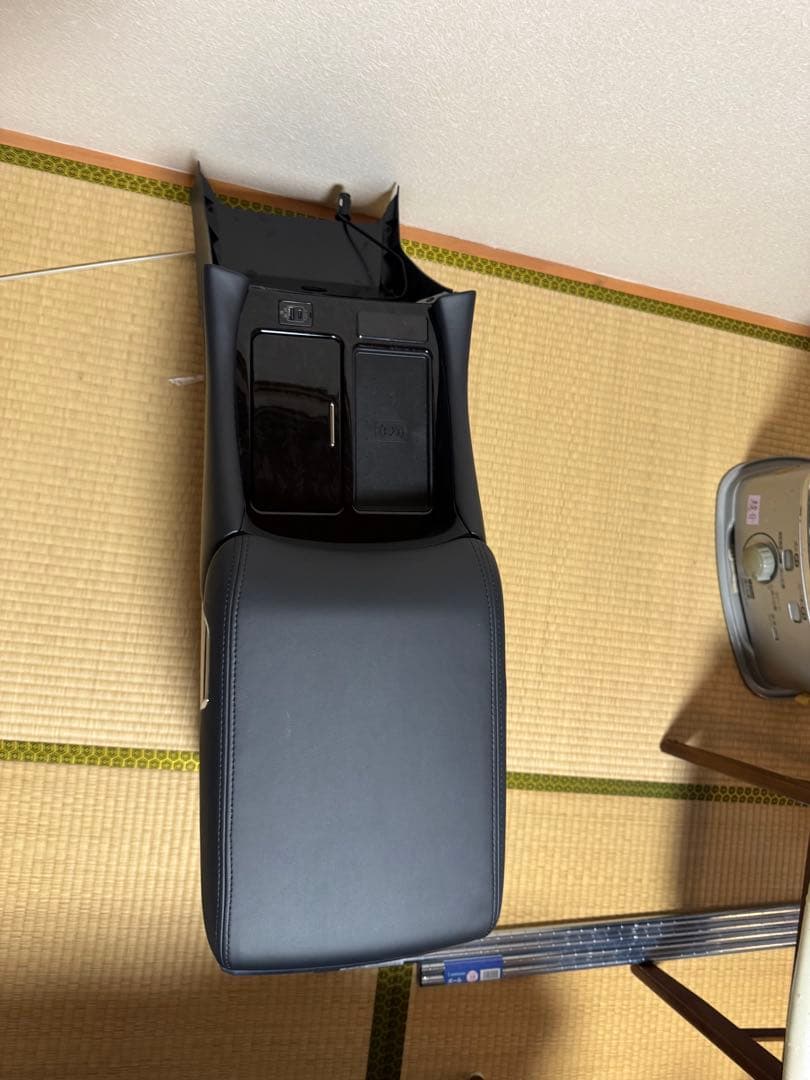 ヴェルファイア30 コンソールボックス