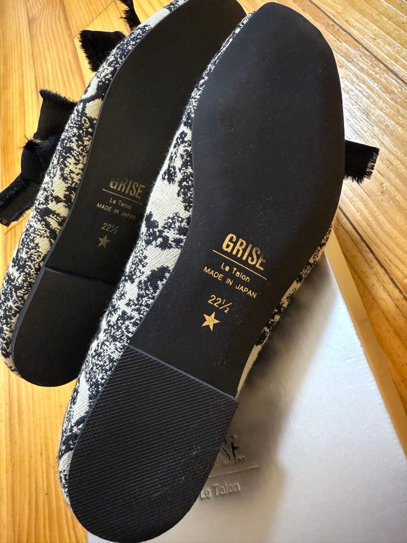 【美品】LE TALON GRISEサテンリボンバレリーナ　ブラック　22.5㎝