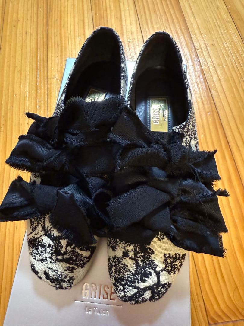 【美品】LE TALON GRISEサテンリボンバレリーナ　ブラック　22.5㎝