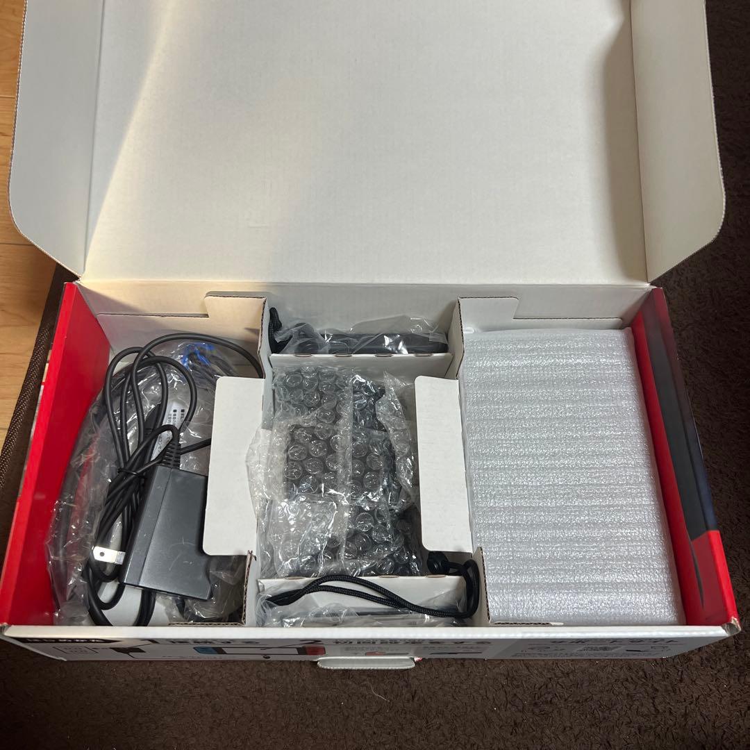 Nintendo Switch 本体 青と赤ジョイコン