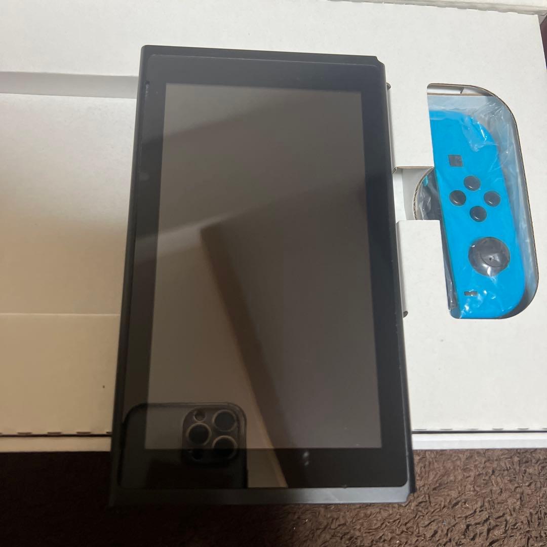 Nintendo Switch 本体 青と赤ジョイコン